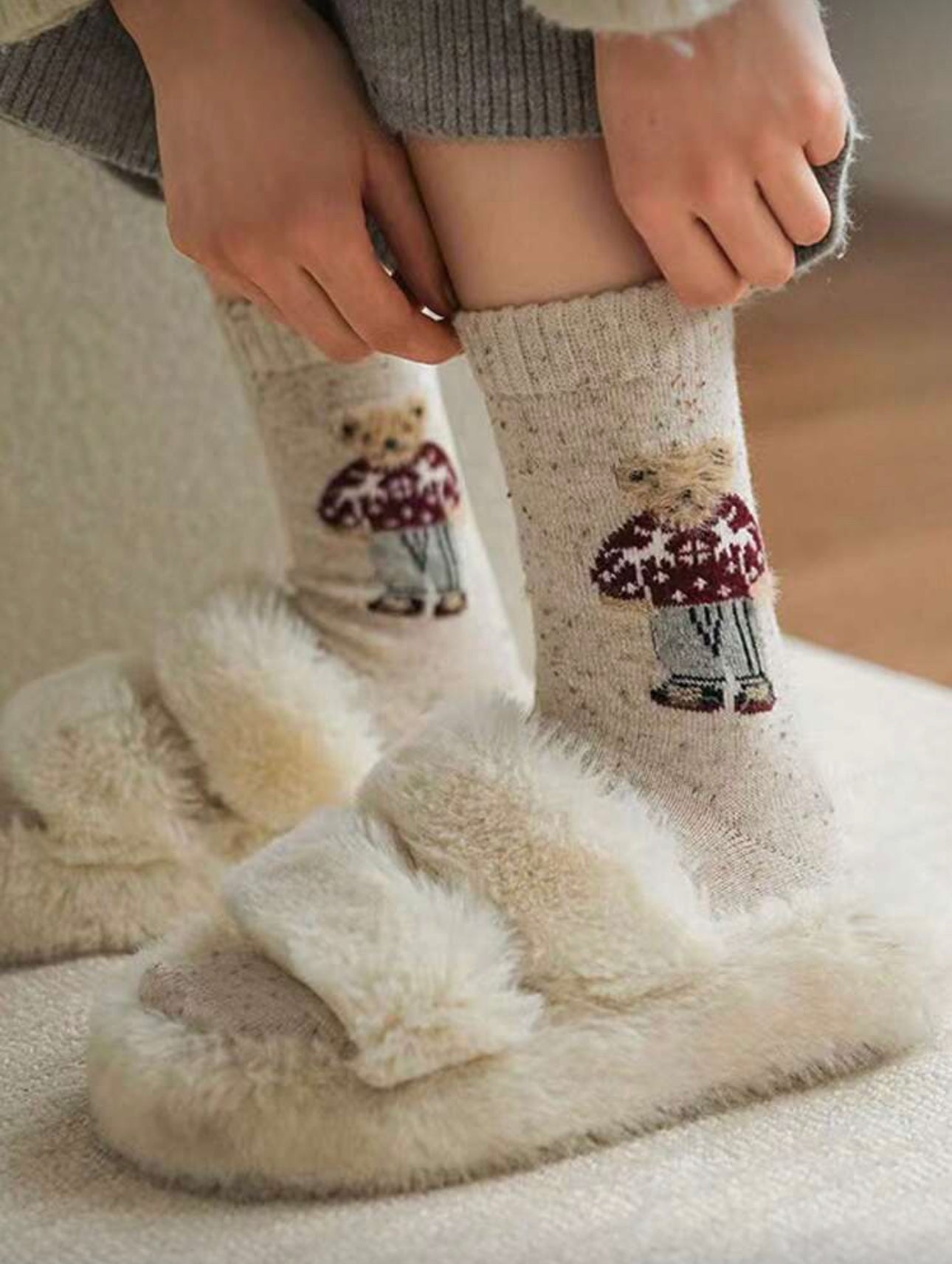 Women's Mid-Calf Socks, Warm Retro Cartoon Dotted Cute Bear
