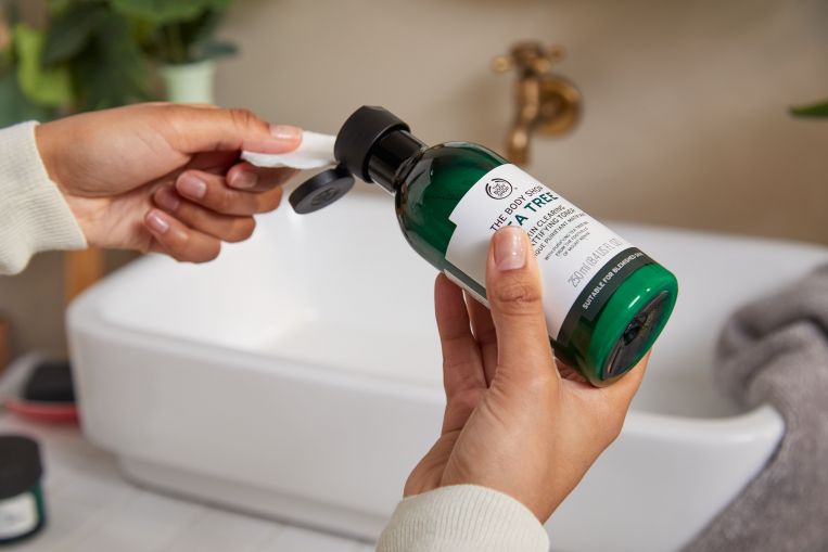 Tea Tree Skin Clearing Mattifying Toner